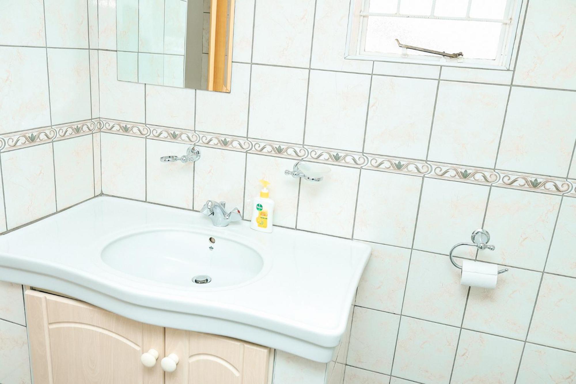 ווינדהוק Emerald Bed&Breakfast מראה חיצוני תמונה